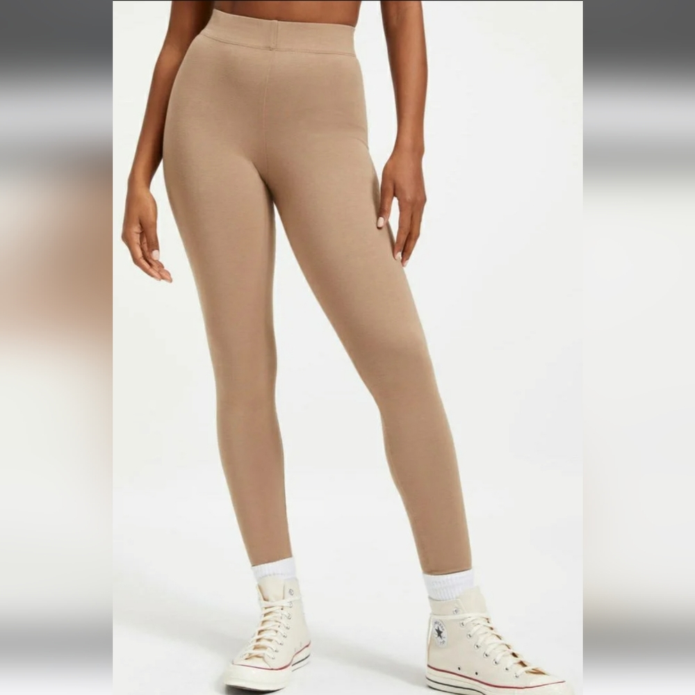Good American Essential Legging